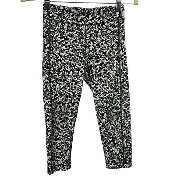 Under Armour HeatGear Capri Camouflage Compression Leggings, black/gray/white - Picture 1 of 8